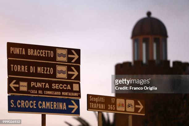 Banner showes the direction for Montalbano's house on June 04, 2018 in Punta Secca, Ragusa, Italy. Inspector Salvo Montalbano is a fictional...