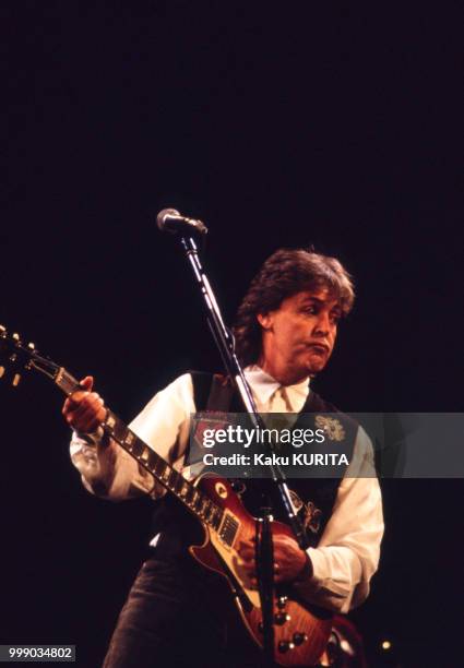 Paul Mc Cartney en concert le 2 mars 1990 à Tokyo, Japon.