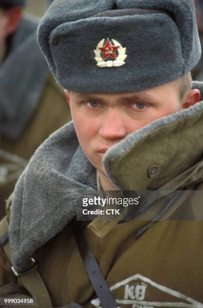 Manoeuvres soviéto-tchécoslovaques avant le retrait des troupes soviétiques; ici soldat soviétique en mars 1990 en République tchèque.