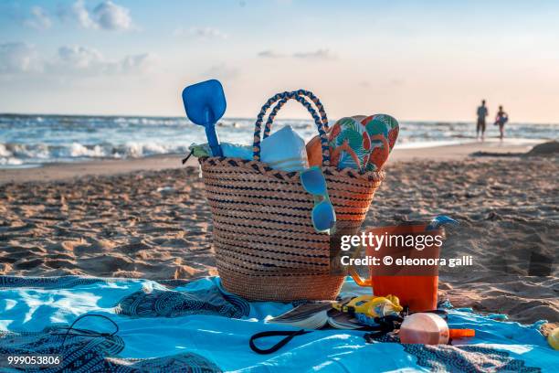 beach bag - beach bag stockfoto's en -beelden