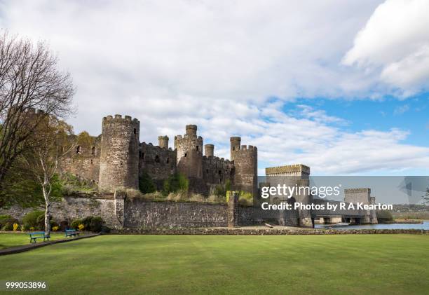 conwy castle, conwy, north wales - conway castle bridge stock pictures, royalty-free photos & images