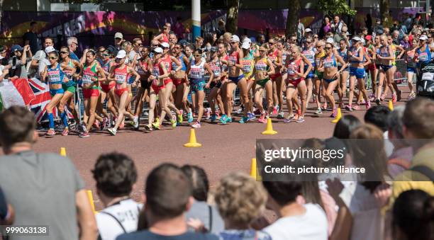 Competitors take part in the 20 kilometre marathon at the IAAF London 2017 World Athletics Championships in London, United Kingdom, 13 August 2017....