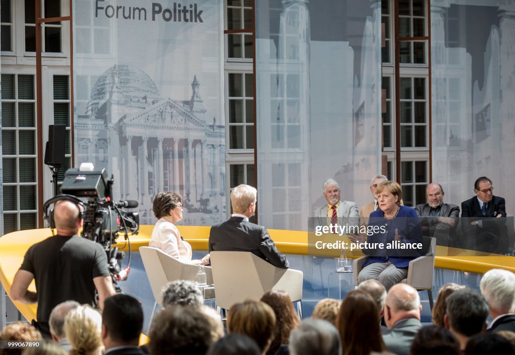 Chancellor Merkel at the "Forum Politik"