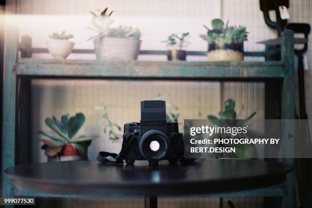 Format Camera Table 551 Table Format Stock Photos, High-Res Pictures, and Images - Getty Images