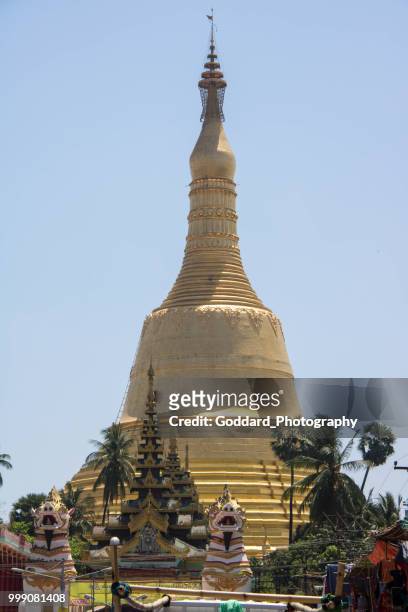 myanmar: shwemawdaw pagode in bago - bago stock-fotos und bilder