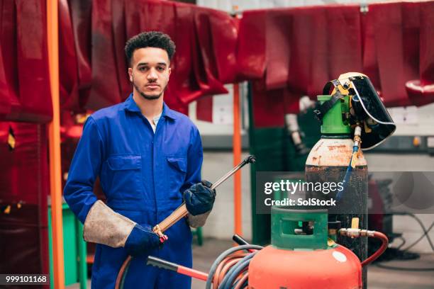 portret van een student engineering - solstock stockfoto's en -beelden