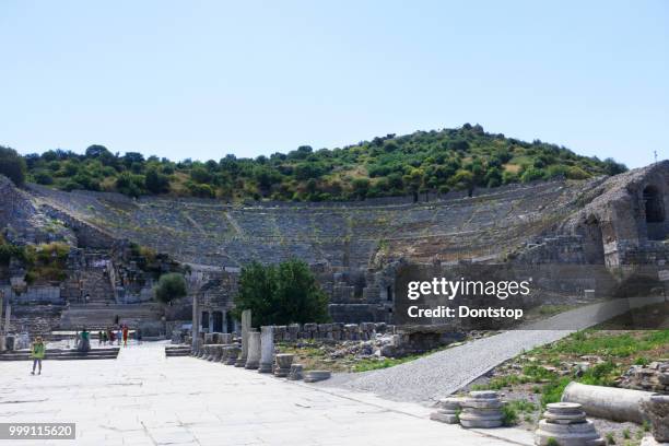 éfeso anfiteatro en turquía - lo celso fotografías e imágenes de stock