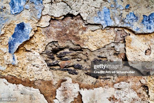 facade with flaking paint, krems, lower austria, austria - peeling off bildbanksfoton och bilder