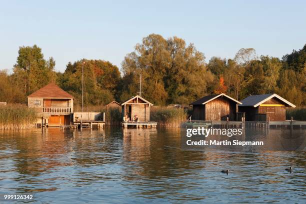 boathouses, lake starnberg, percha near starnberg, fuenfseenland, five lakes region, upper bavaria, bavaria, germany, publicground - starnberg stock-fotos und bilder