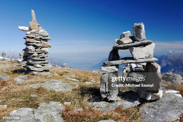 cairns on rossstall mountain, pizol, canton of st. gallen, switzerland, publicground - st gallen canton bildbanksfoton och bilder