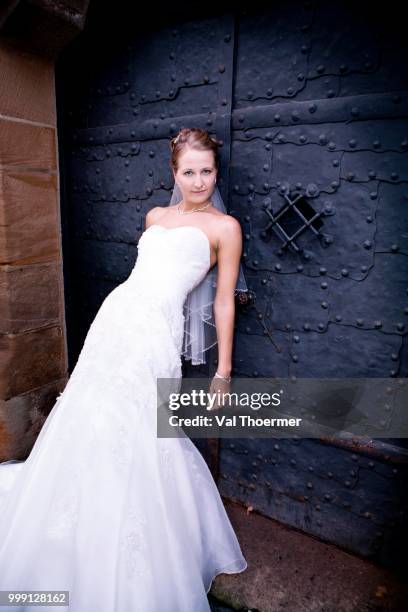 young bride, veste coburg citadel, coburg, bavaria, germany - coburg stock pictures, royalty-free photos & images