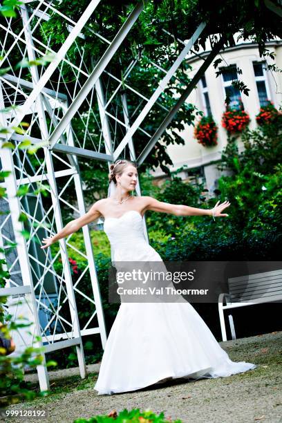 young bride, rosengarten park, coburg, bavaria, germany - coburg stock pictures, royalty-free photos & images