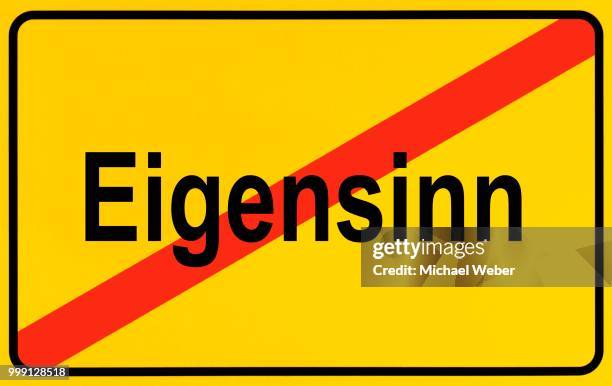 ilustrações, clipart, desenhos animados e ícones de city limits sign with the word eigensinn, german for obstinacy, symbolic image for the end of obstinacy - stubborn