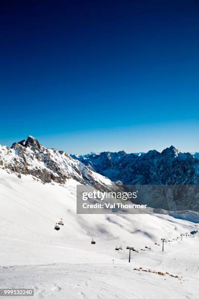 zugspitze ski area in the alps, bavaria, germany - wetterstein mountains stock pictures, royalty-free photos & images