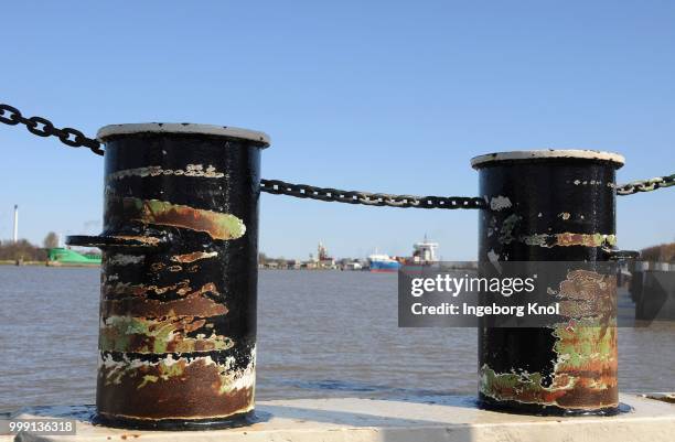 bollards, kiel canal, brunsbuettel, schleswig-holstein, germany - brunsbuttel stock pictures, royalty-free photos & images