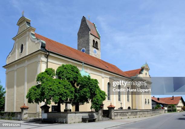 parish church of st. johann, peissenberg, pfaffenwinkel region, upper bavaria, bavaria, germany, publicground - niederbayern stock-fotos und bilder