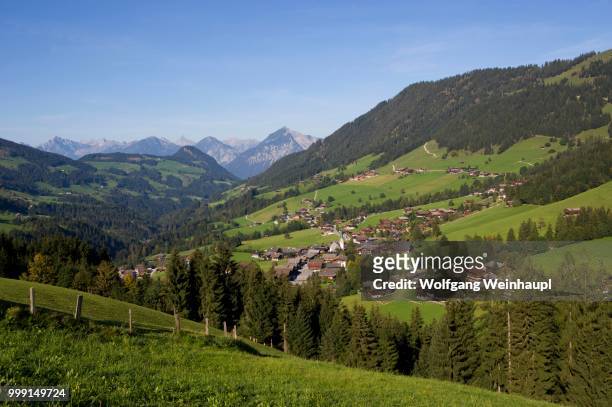 townscape, alpbach valley, alpbach, tyrol, austria - alpbach ストックフォトと画像