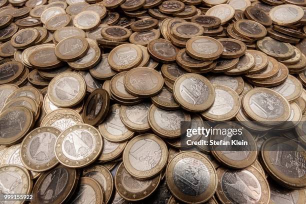 a heap of euro coins, germany - klein foto e immagini stock
