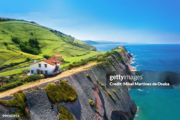 una casa con vistas - casa stock-fotos und bilder