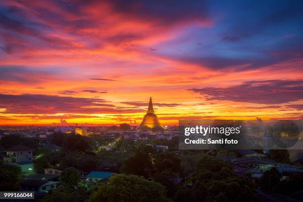 phra pathom chedi at nakhonpathom province in thailand. - sanyi stock pictures, royalty-free photos & images