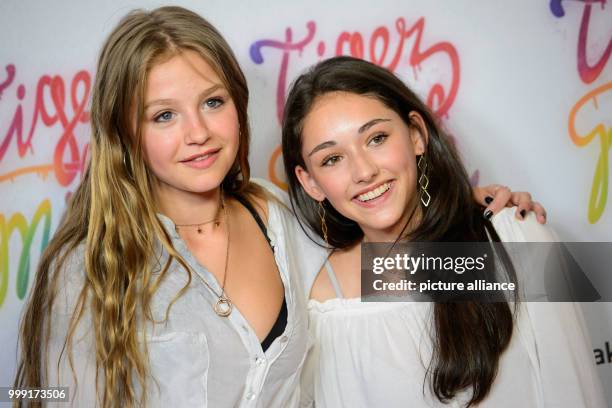 The two actresses Emily Kusche and Flora Thiemann attend the premiere of the film 'Tiegermilch' in Berlin, Germany, 15 August 2017. Photo: Gregor...