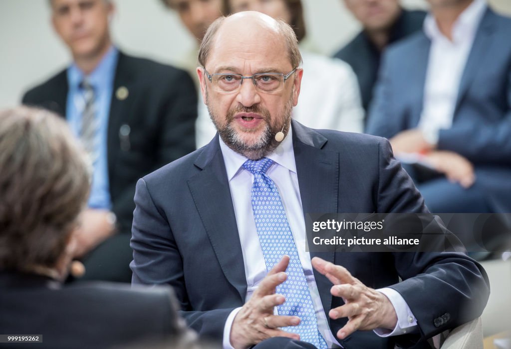 Martin Schulz Forum Politik interview for Phoenix