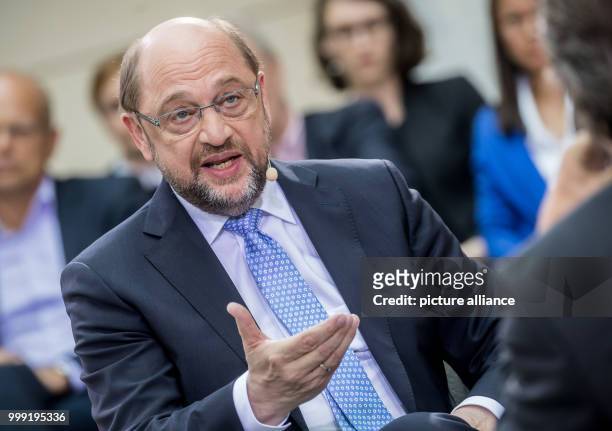 Dpatop - SPD chancellor candidate Martin Schulz speaking during a "Forum Politik" TV interview for broadcaster Phoenix, in Berlin, Germany, 17 August...