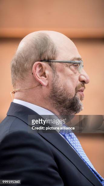 Chancellor candidate Martin Schulz speaking during a "Forum Politik" TV interview for broadcaster Phoenix, in Berlin, Germany, 17 August 2017. Photo:...