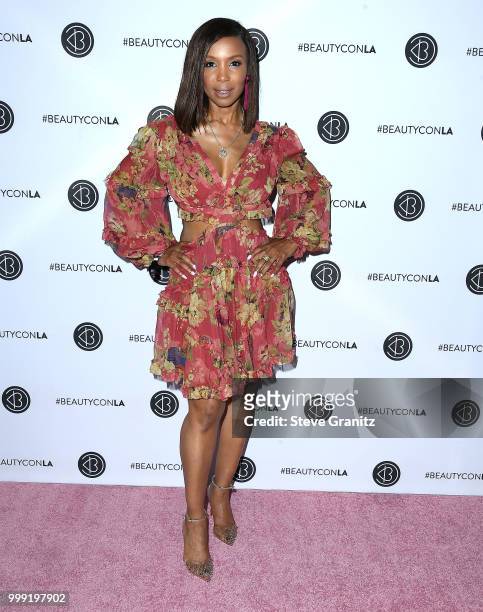 Elise Neal arrives at the Beautycon Festival LA 2018 at Los Angeles Convention Center on July 14, 2018 in Los Angeles, California.