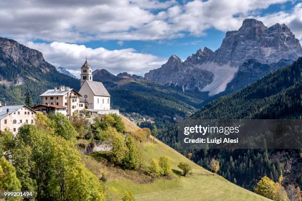 colle santa lucia - colle santa lucia stock pictures, royalty-free photos & images