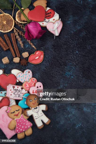 gingerbreads for love or marrige - animal internal organ stockfoto's en -beelden