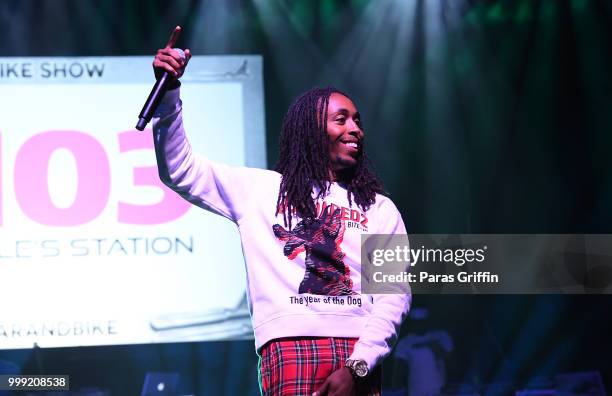 Kravitz performs onstage during 2018 V-103 Car & Bike Show at Georgia World Congress Center on July 14, 2018 in Atlanta, Georgia.