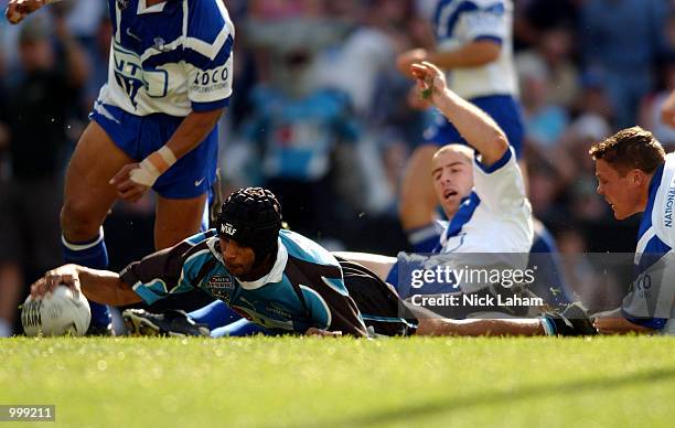 Preston Campbell of the Sharks scores a try during the second NRL semi final between the Sharks and the Bulldogs held at the Sydney Football Stadium,...