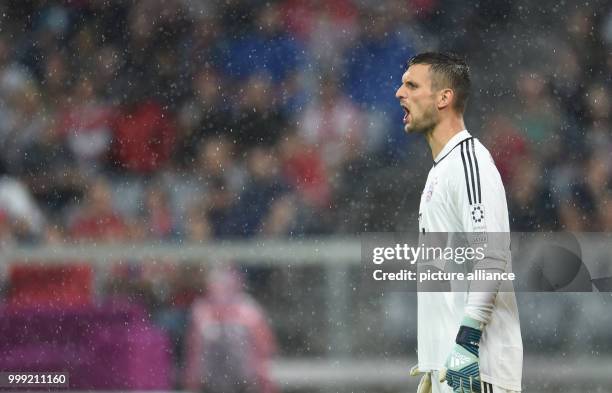 Muenchen's goalkeeper Sven Ulreich gives instructions during the German Bundesliga soccer match between Bayern Muenchen and Bayer Leverkusen in the...