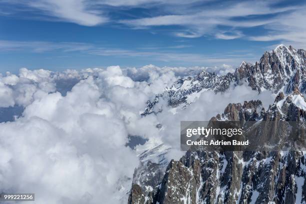 vue depuis l'aiguille du midi - mont-blanc chamonix - adrien stock pictures, royalty-free photos & images