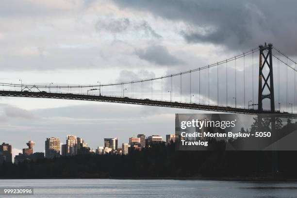 lions gate bridge, vancouver - vancouver lions gate stock pictures, royalty-free photos & images