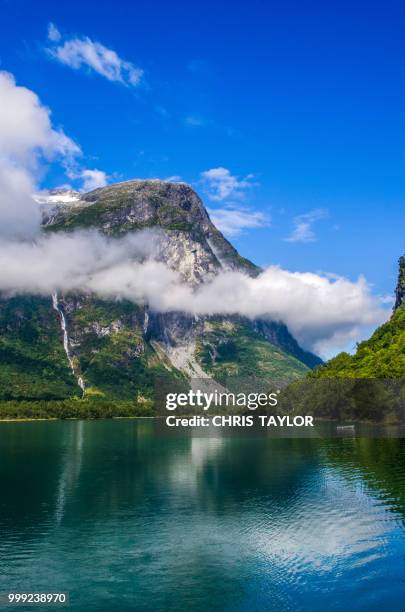 olden fjord - olden foto e immagini stock