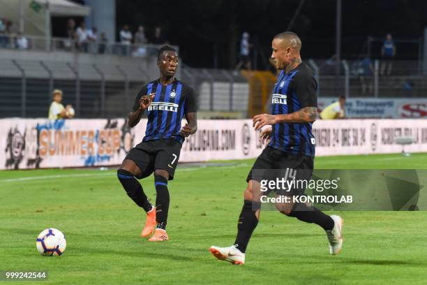 Yann Karamoh and Radja Nainggolan of FC Inter during match 110 Summer Cup from FC Lugano and FC Internazionale Milano . Fc Internazionale won 3-0.