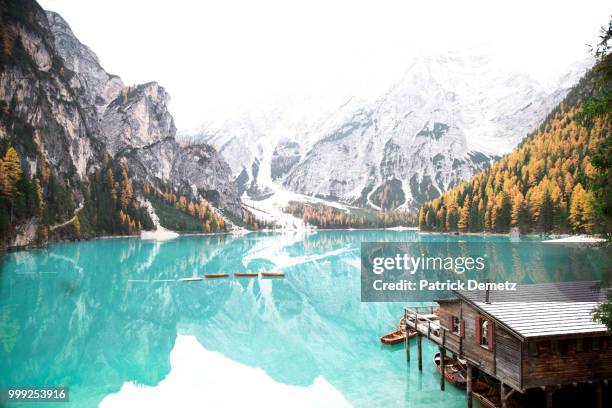 lago di braies - demetz stock-fotos und bilder