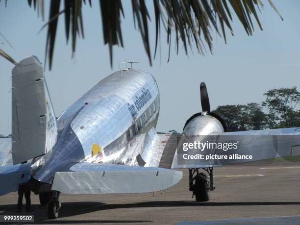 Dpatop - A Douglas DC-3 belonging airline Air Columbia at Vanguardia Airport in Villavicencio, Colombia, 15 March 2017. Photo: Bernd Kubisch/dpa