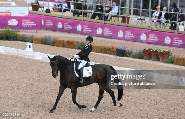 German para dressage rider Alina Rosenberg riding Nea's Daboun in