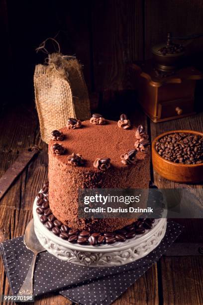 delicious chocolate - coffee pie - chocolate pie stockfoto's en -beelden