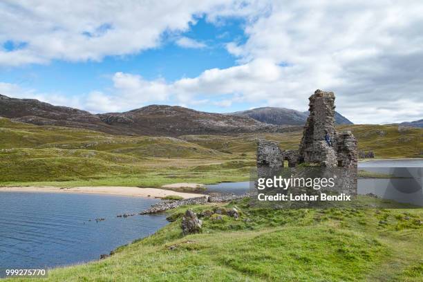 ardvreck castle - ardvreck castle stock pictures, royalty-free photos & images