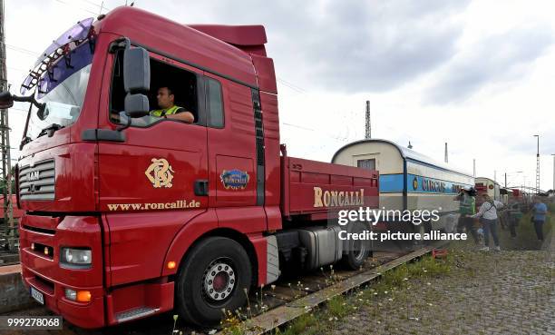 The Circus Roncalli special train with its 80 restored historical circus carriages is being unloaded in Hanover, Germany, 22 August 2017. On the...