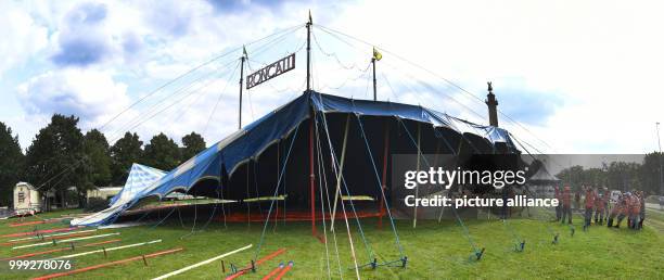 The circus tent of the Circus Roncalli is being set up in Hanover, Germany, 22 August 2017. On the occasion of the jubilee performance journey '40...