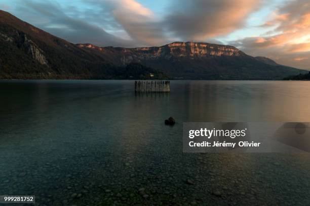 lac d'aiguebelette - lac fotografías e imágenes de stock