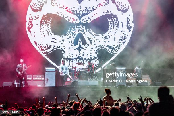 Chris Steele, Dallas Green, George Pettit, Jordan Hastings and Wade MacNeil of Alexisonfire perform onstage headlining the mainstage replacing...