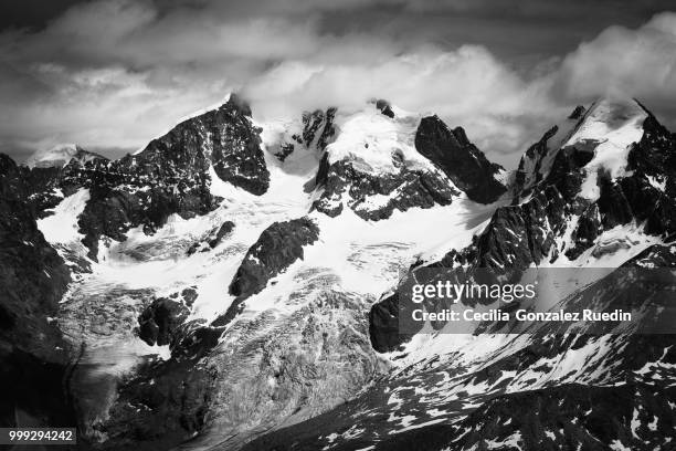 bernina gruppe (cortvasch) - engadin, schweiz - gruppe stock pictures, royalty-free photos & images