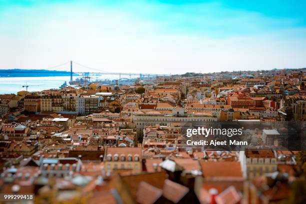 tilt shift lisbon - mann stockfoto's en -beelden