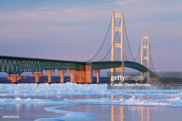 winter mackinac bridge - mackinac bridge imagens e fotografias de stock